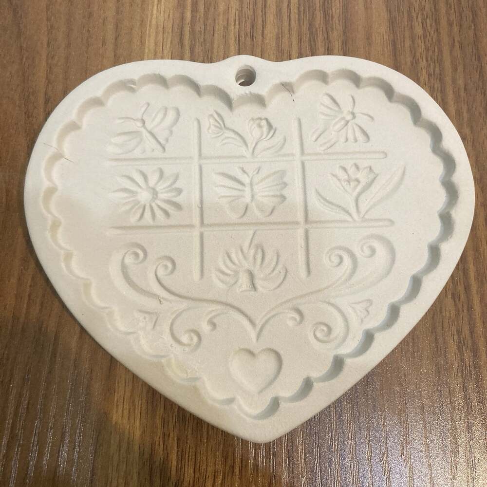 Vintage Pampered Chef Gardens of the Heart Clay Cookie Mold USA Made NOS